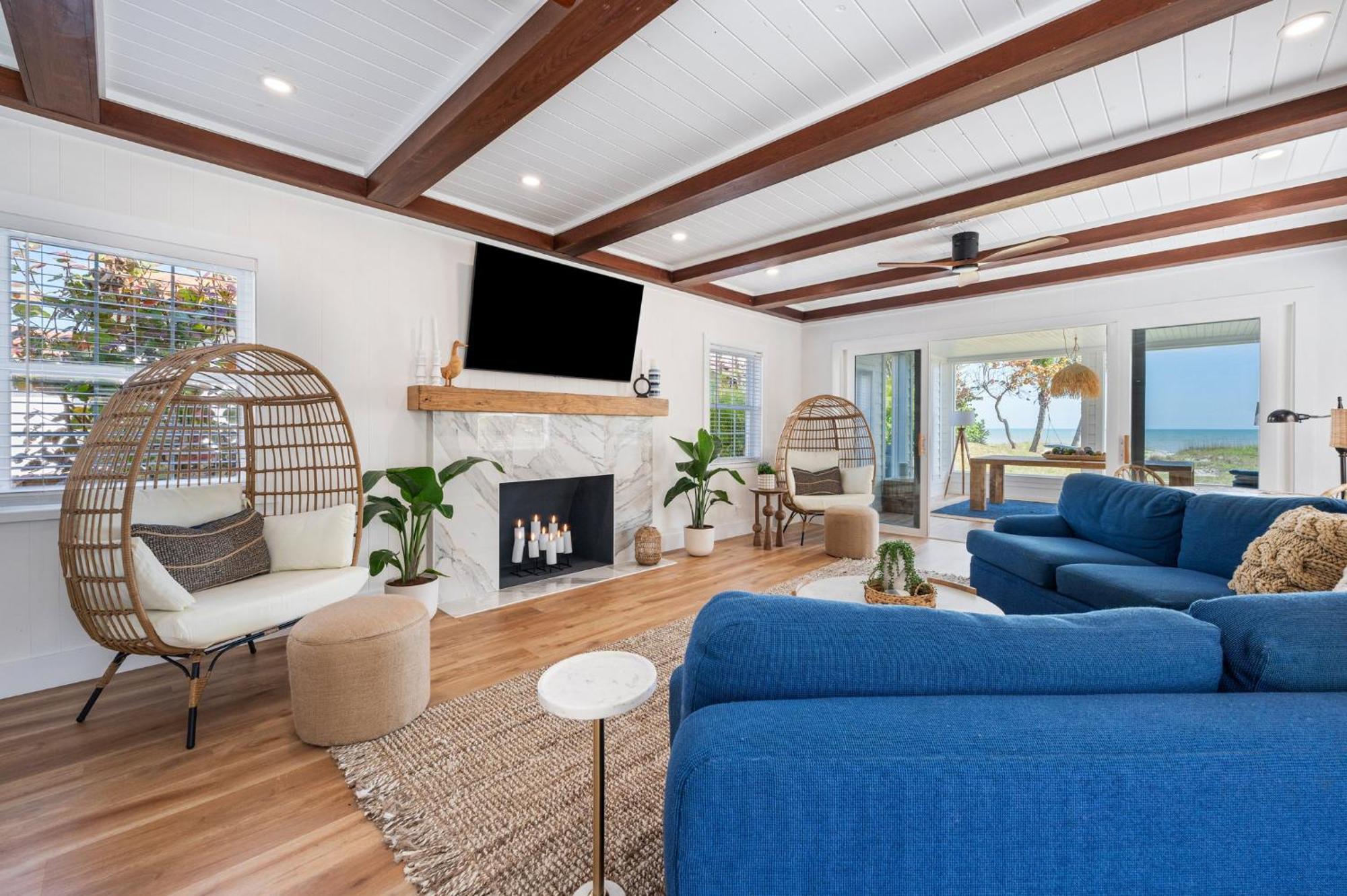 Casa Solana Oceanfront Luxury 3 Master & Backyard Oasis Holiday home *