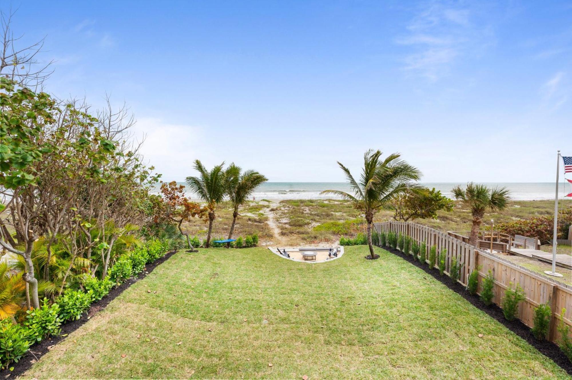 Casa Solana Oceanfront Luxury 3 Master & Backyard Oasis Holiday home
